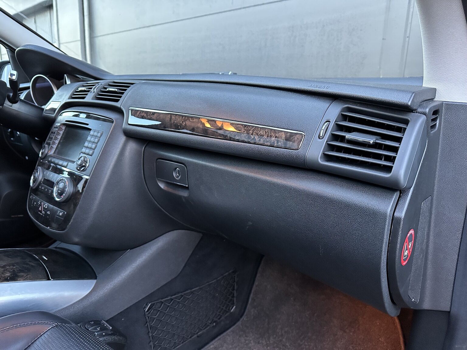Interiörbild 2007 Mercedes-Benz R63 AMG