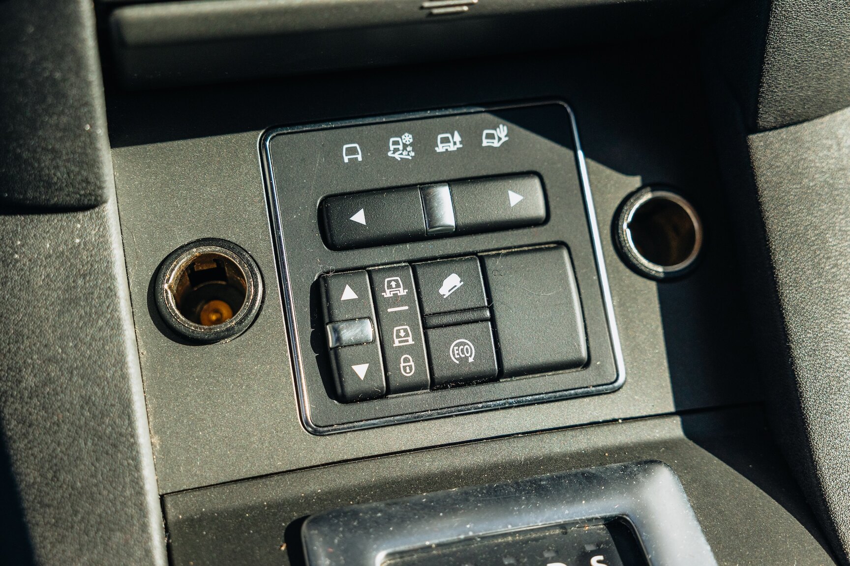 Innenraumfoto von 2015 Land Rover Discovery 3.0 TDV6
