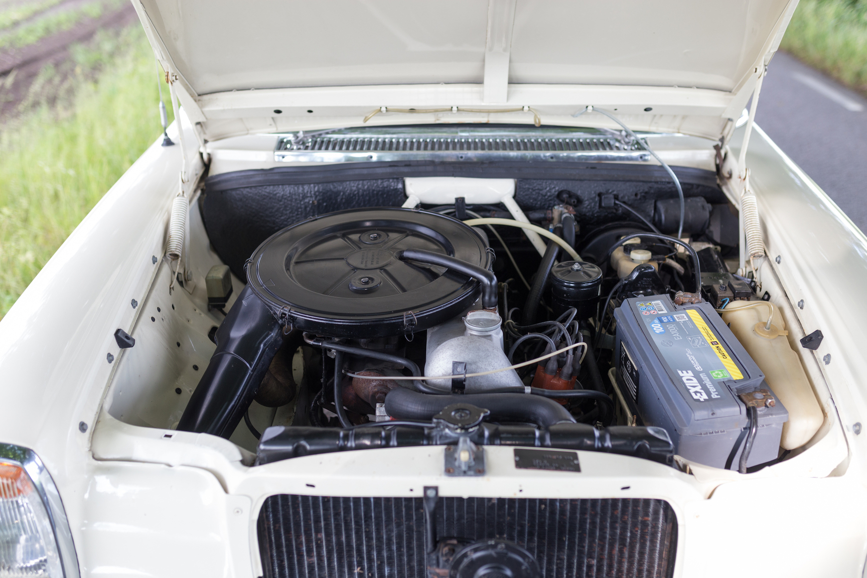 Image of 1971 Mercedes 250 C mechanics