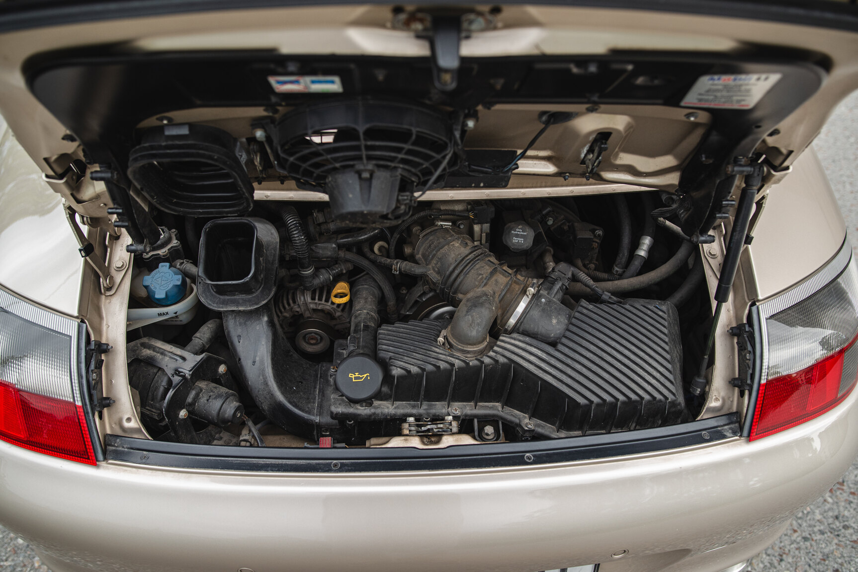 Image of 2004 Porsche 911 Carrera 4 mechanics