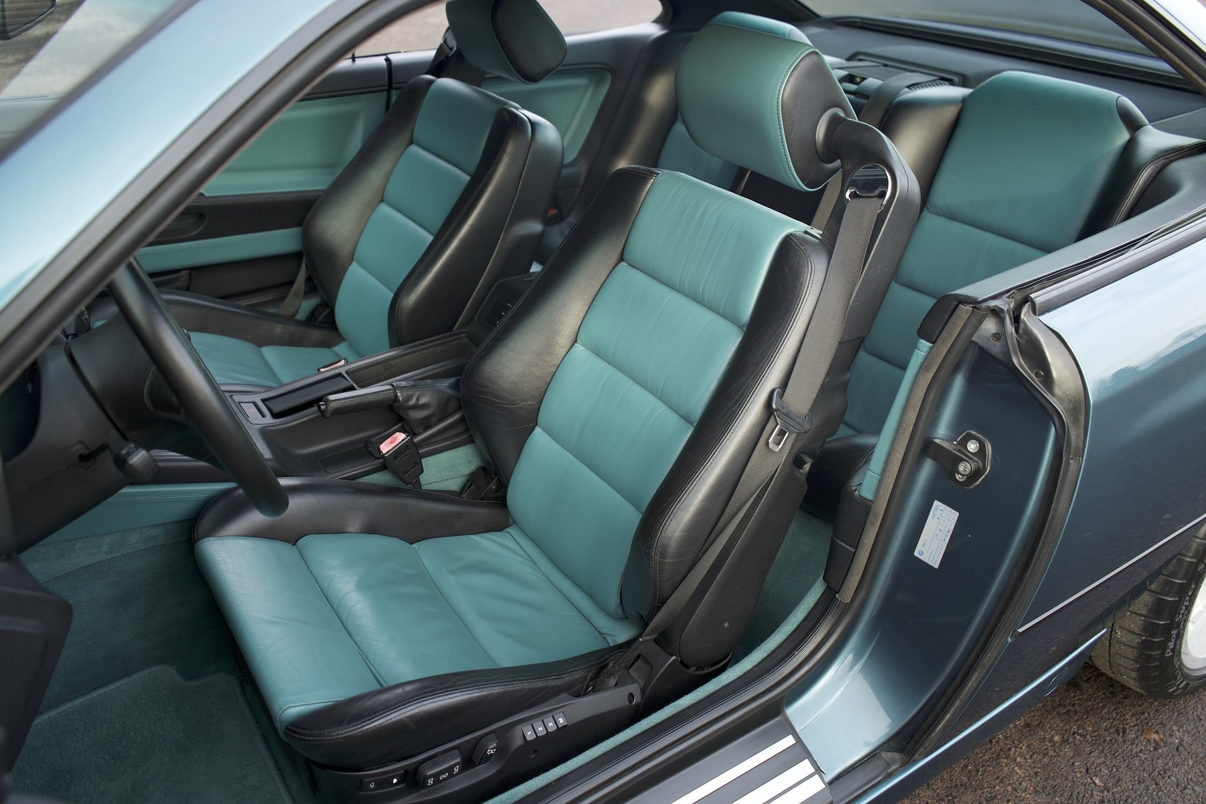 Interior image of 1992 BMW 850i 6-speed manual - NO RESERVE