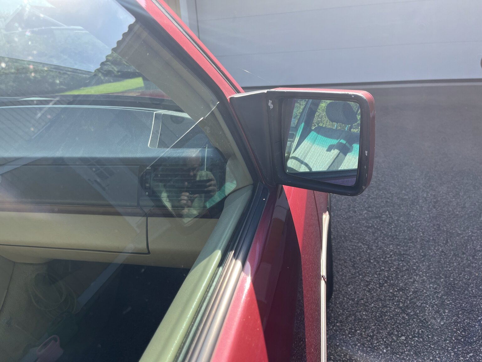 Exterior image of 1990 Mercedes-Benz 230 E