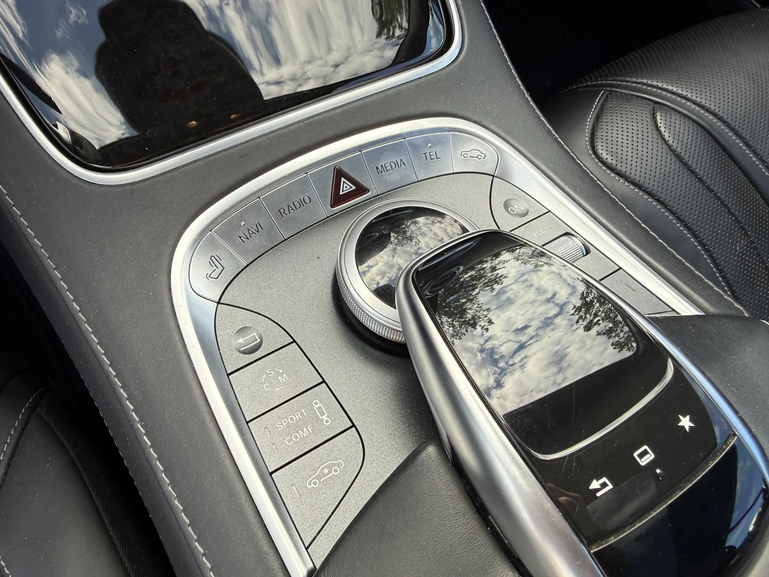 Innenraumfoto von 2016 Mercedes-Benz S 63 AMG 4MATIC (27)