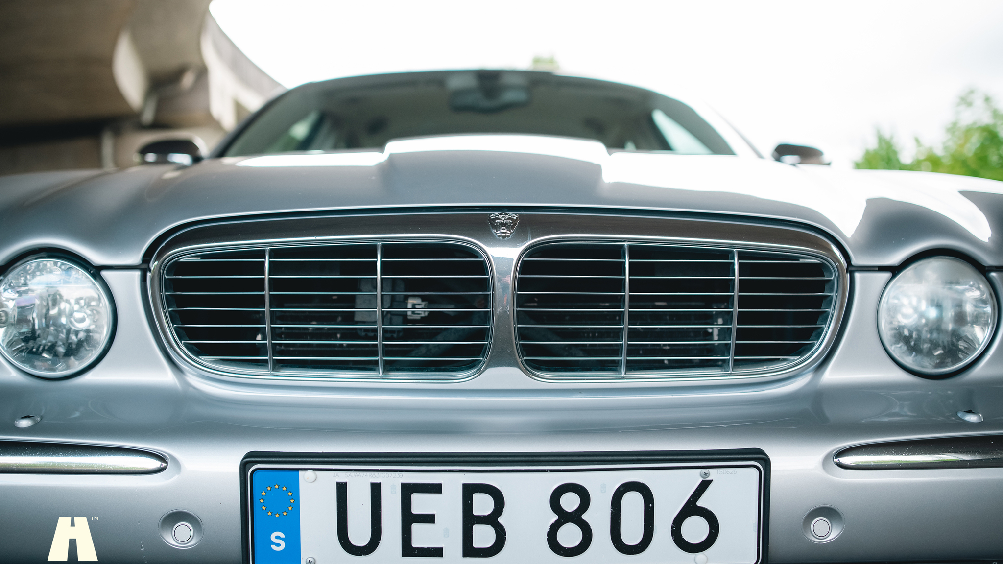 Exterior image of 2003 Jaguar XJ Super V8