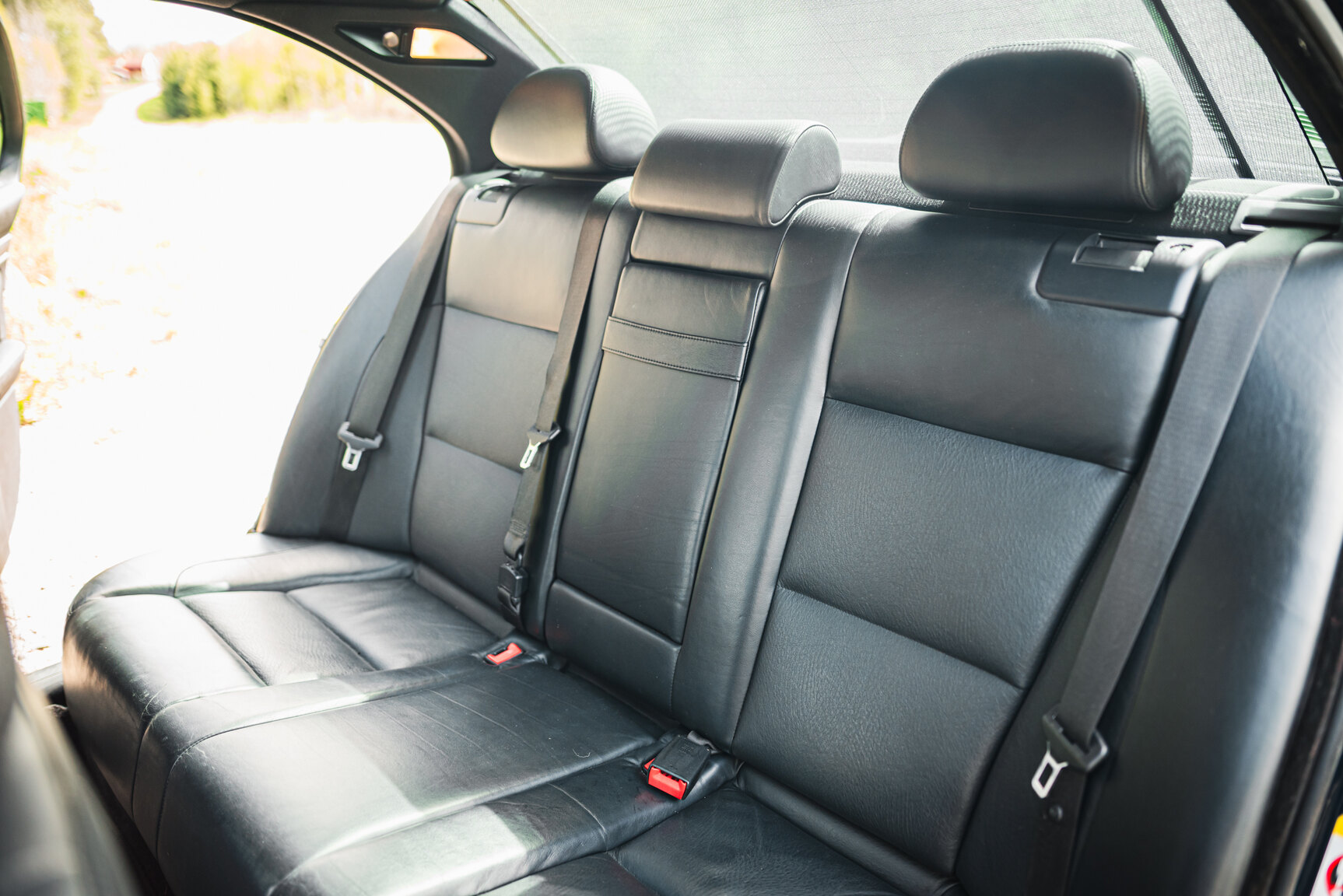 Interior image of 2000 BMW M5 E39