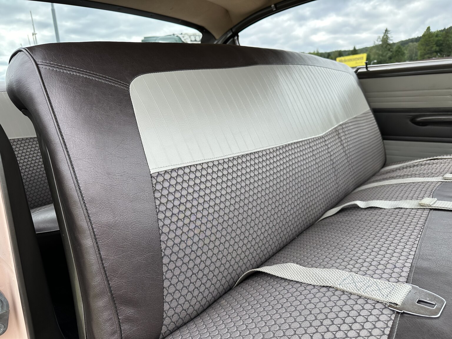 Interior image of 1959 Mercury Monterey 4-door Hardtop Cruiser