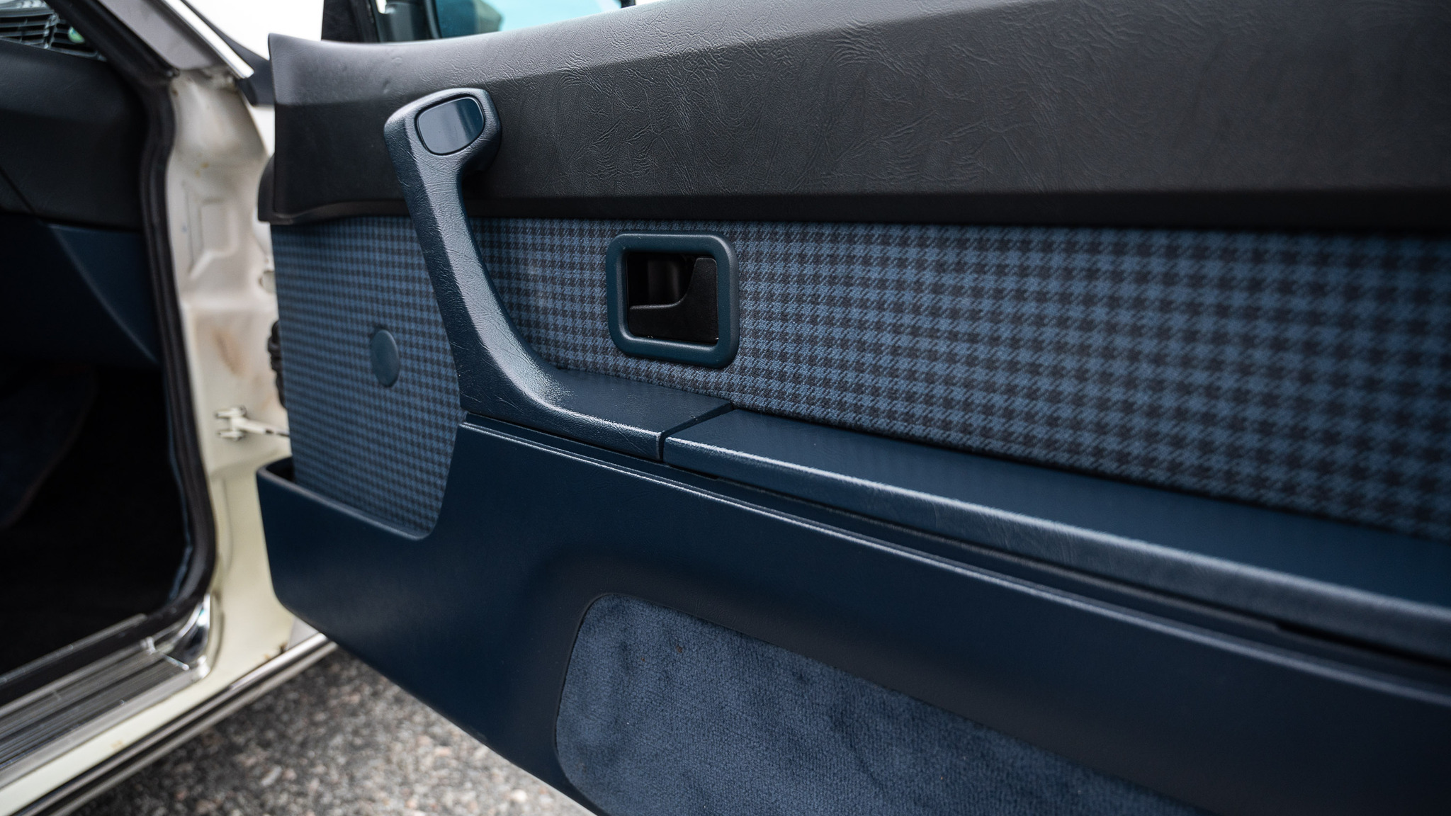 Interior image of 1983 BMW 635 CSi