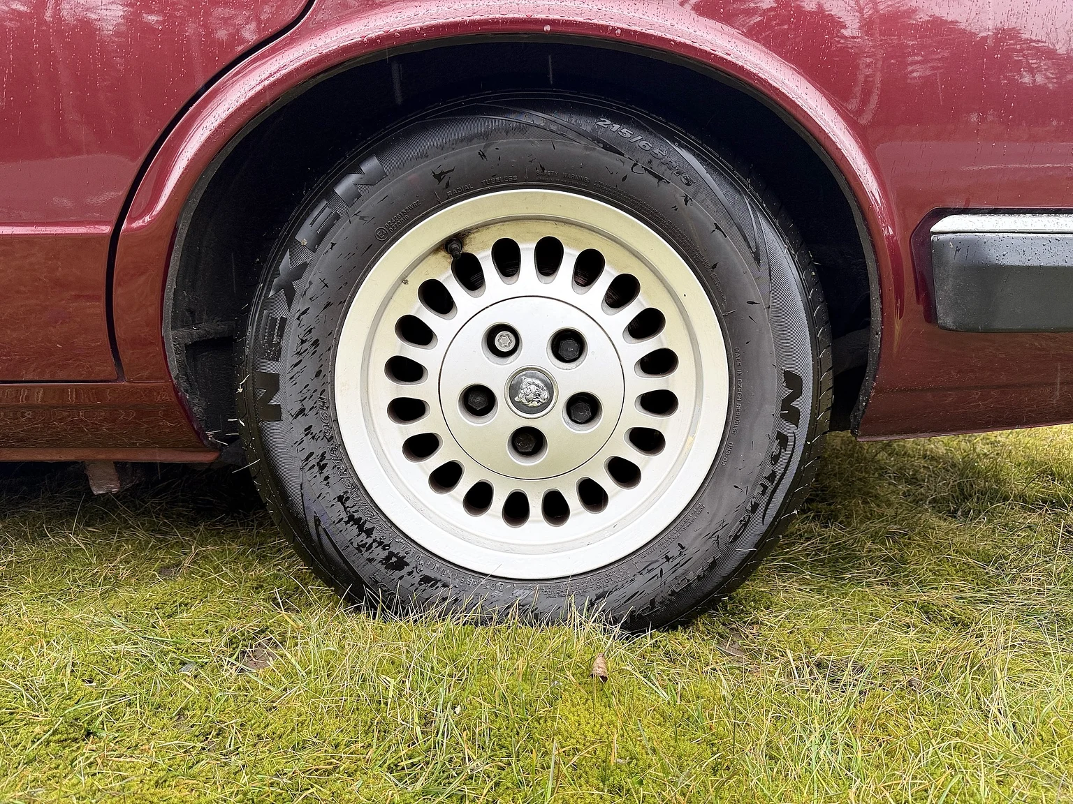 Exteriörbild på 1991 Jaguar XJ40 Sovereign (27)