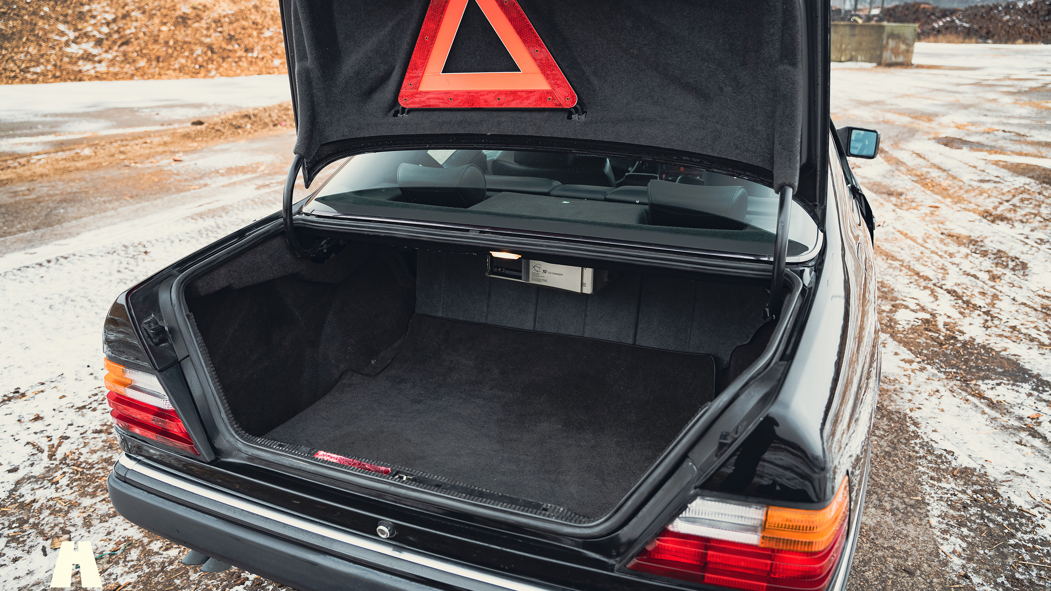 Innenraumfoto von 1990 Mercedes 300 CE-24