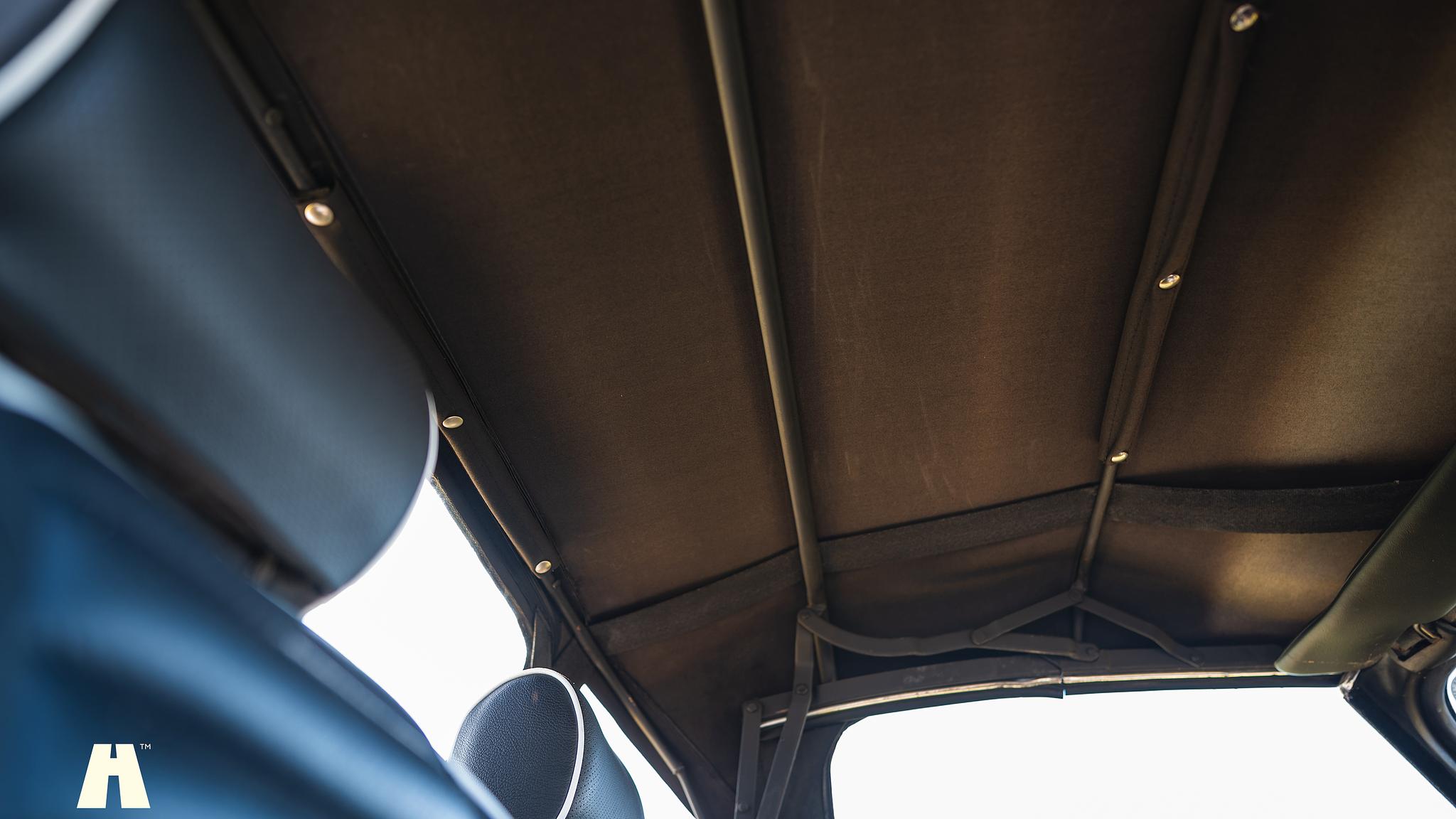 Interior image of 1974 Triumph TR6 (59)