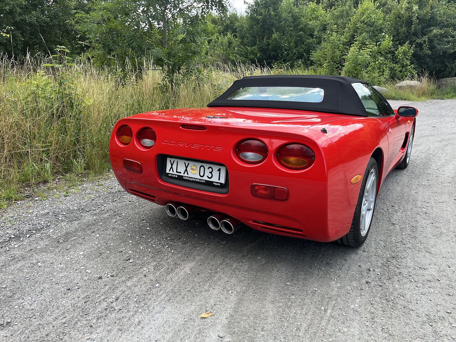 Exterior image of 2000 Chevrolet Corvette Cabriolet