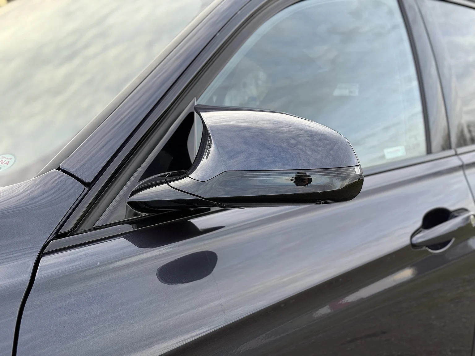 Exteriörbild på 2017 BMW M3 Competition 30 Jahre (62)