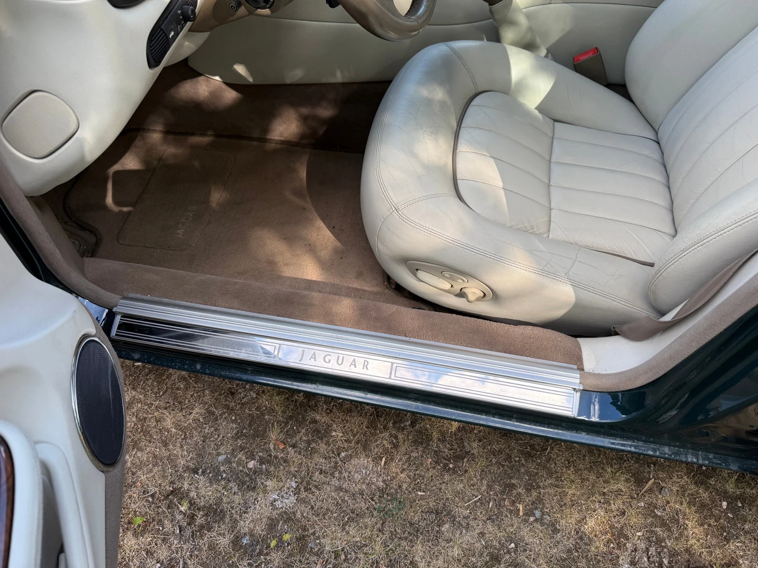 Innenraumfoto von 2001 Jaguar XJ Sovereign 4.0 V8 (8)
