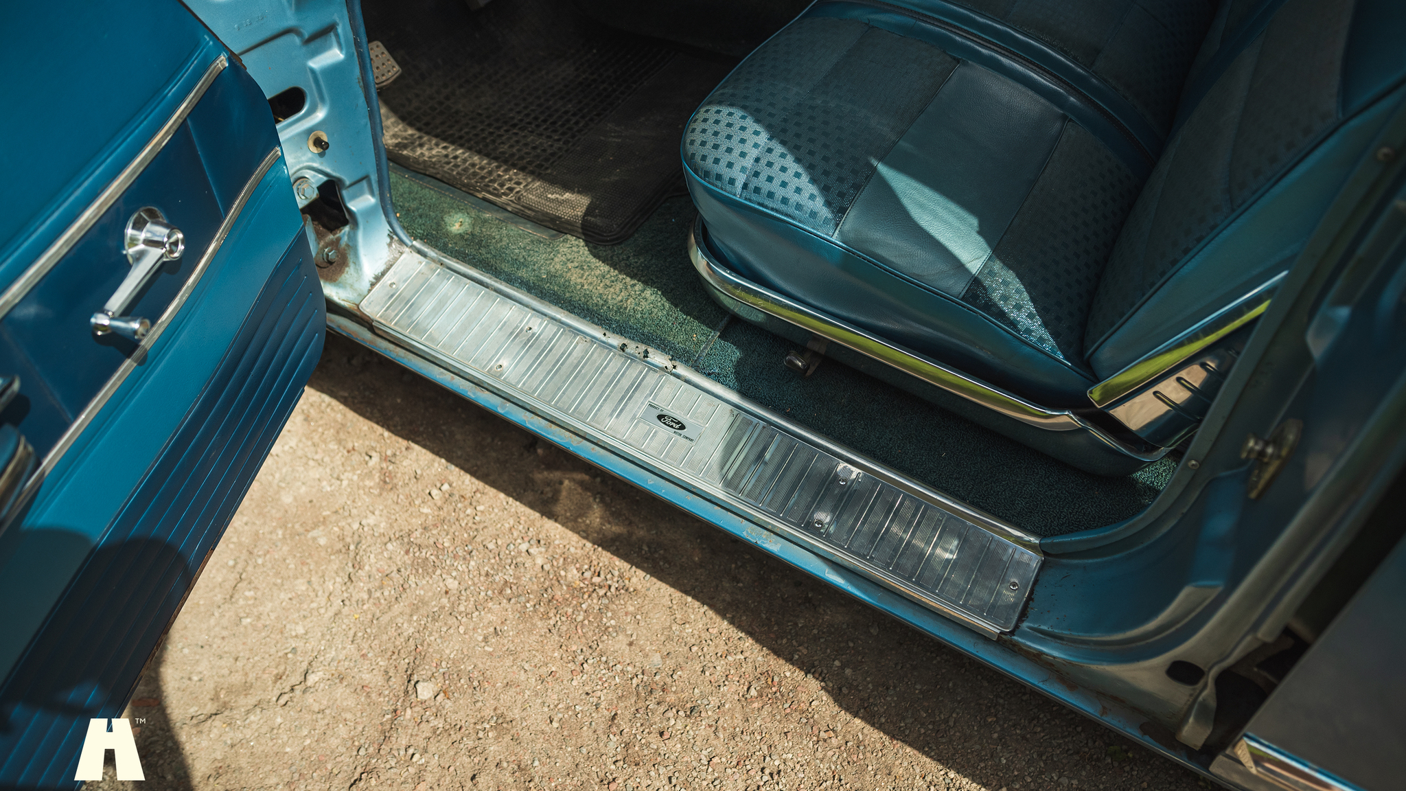 Interior image of 1963 Mercury Monterey Custom 4-door (30)