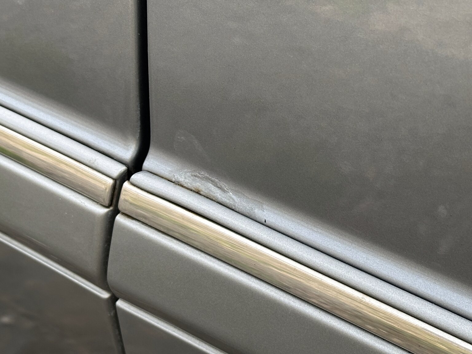 Exterior image of 1987 Mercedes 300 SE