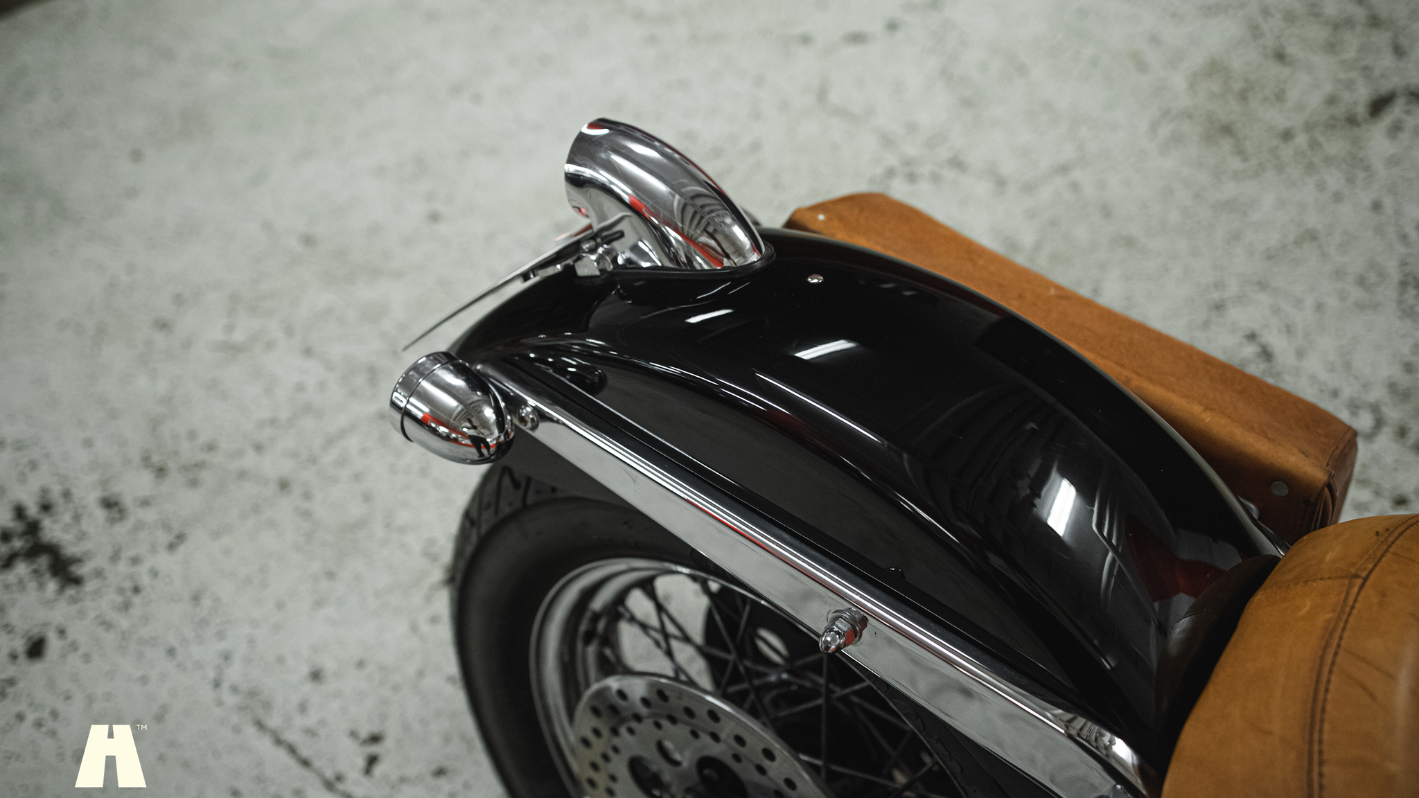 Exterior image of 1990 Harley Davidson Heritage Softail Classic Custom