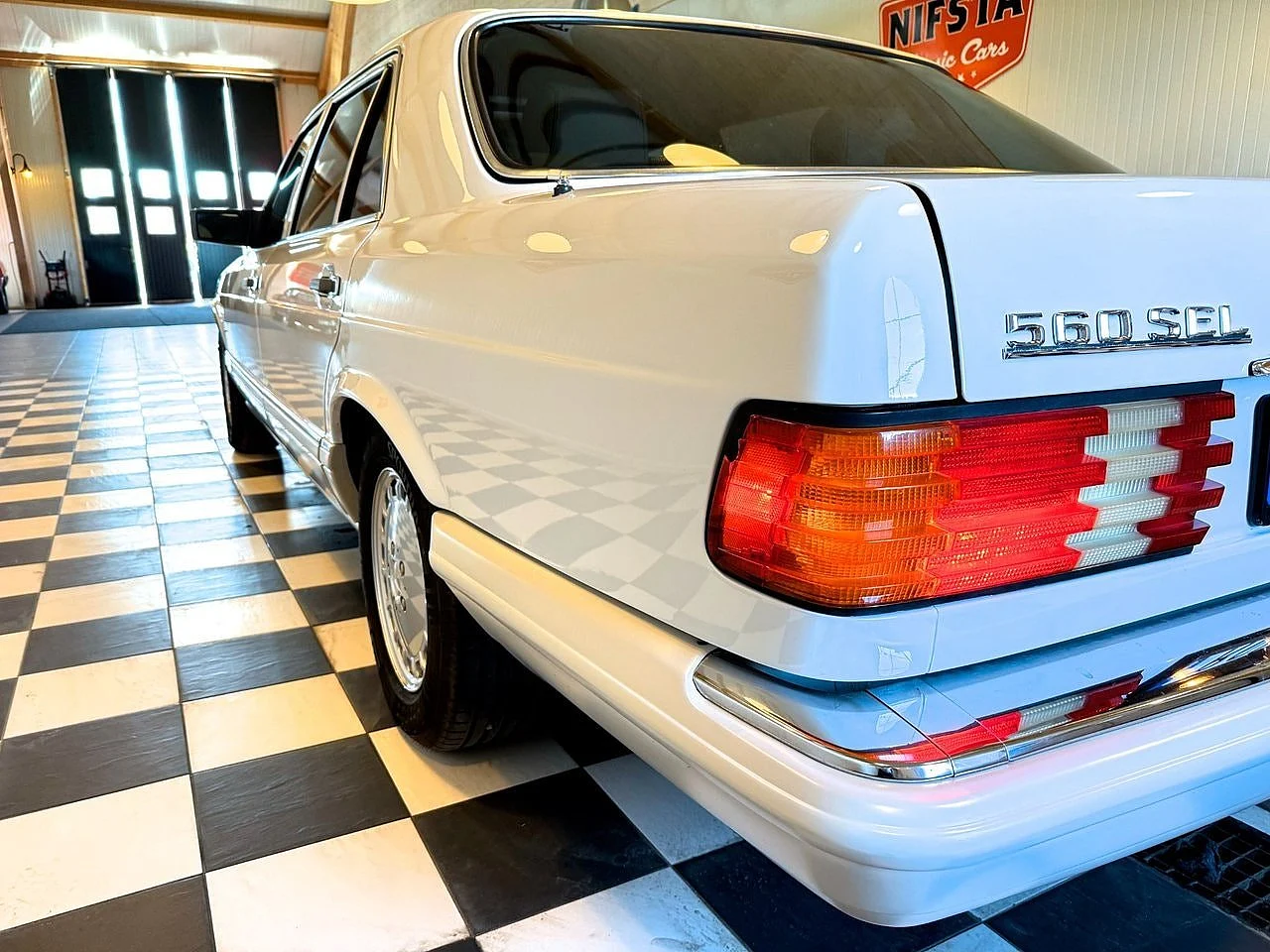 Bild von 1991 Mercedes-Benz S560 (12)