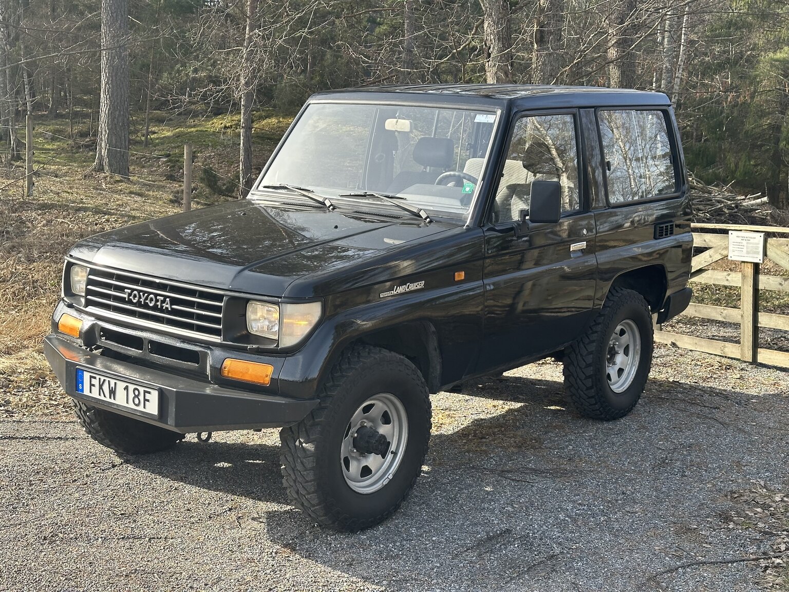 Exterior image of 1993 Toyota Land Cruiser Serie 70