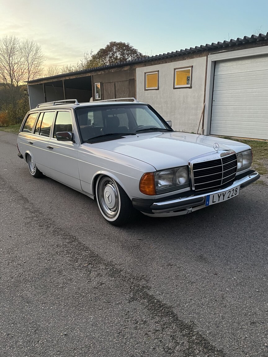 Exterior image of 1983 Mercedes-Benz 300 TDT