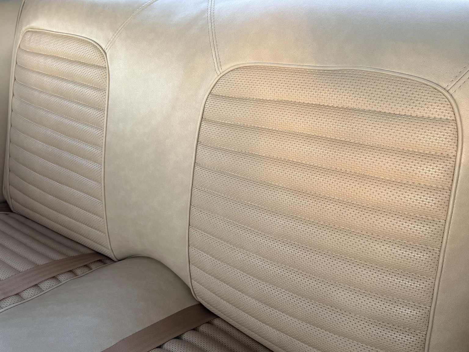 Interior image of 1966 Ford Mustang HT - Protouring / Supercharged (17)