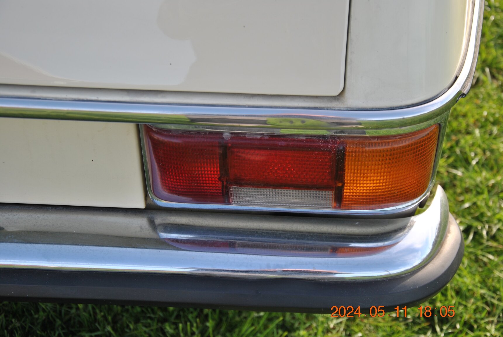 Exteriörbild på 1971 Mercedes-Benz 220D
