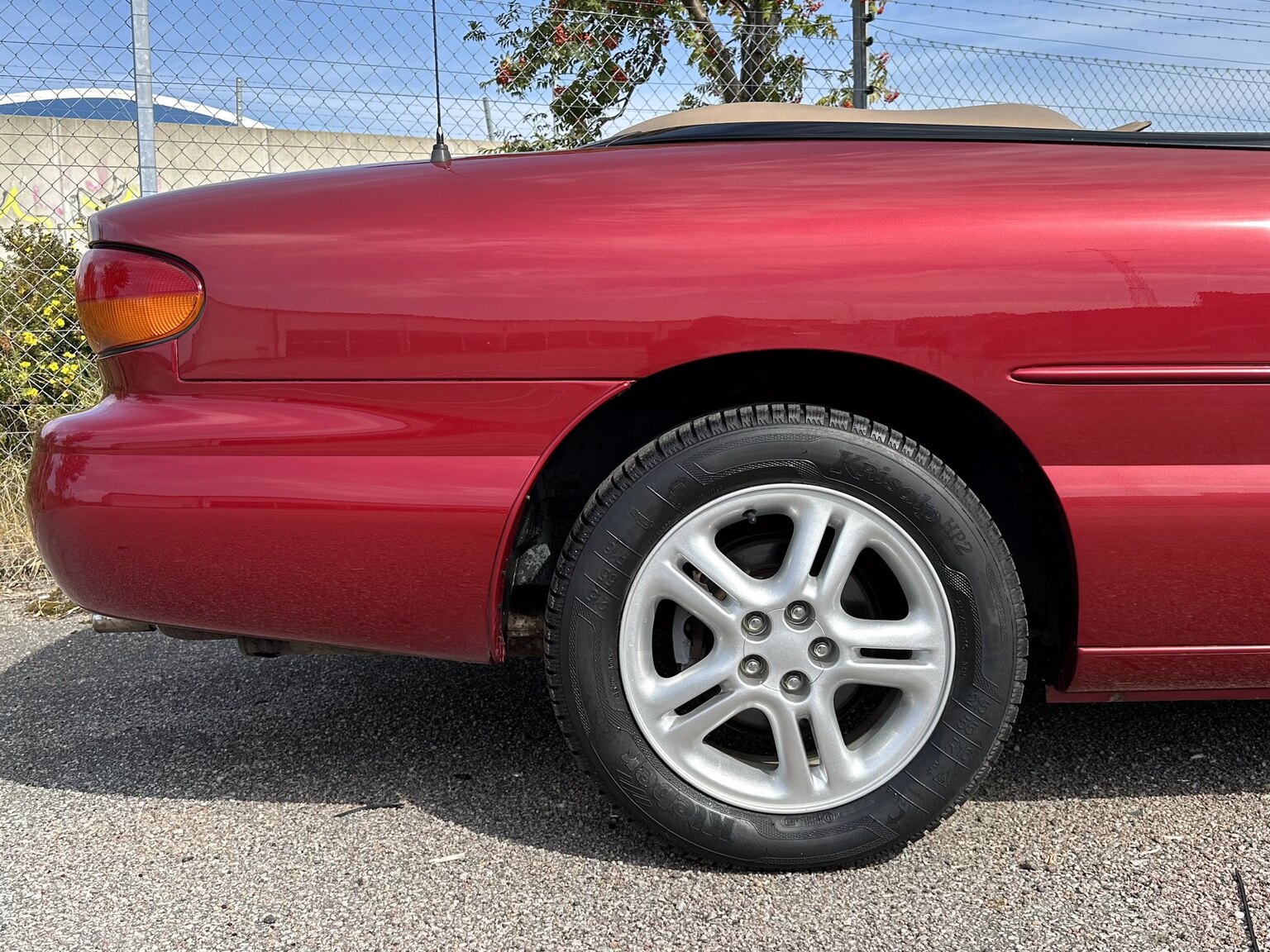 Exterior image of 1996 Chrysler Stratus Cabriolet