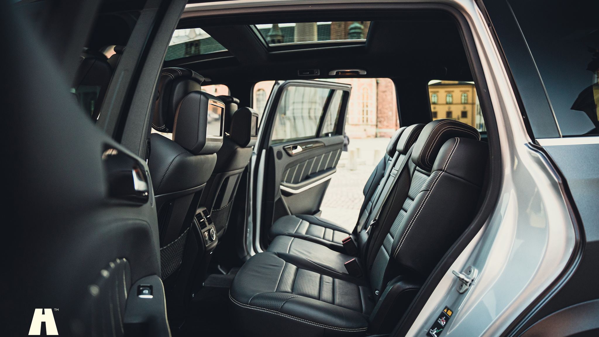 Innenraumfoto von 2017 Mercedes-Benz GLS 63 AMG (73)