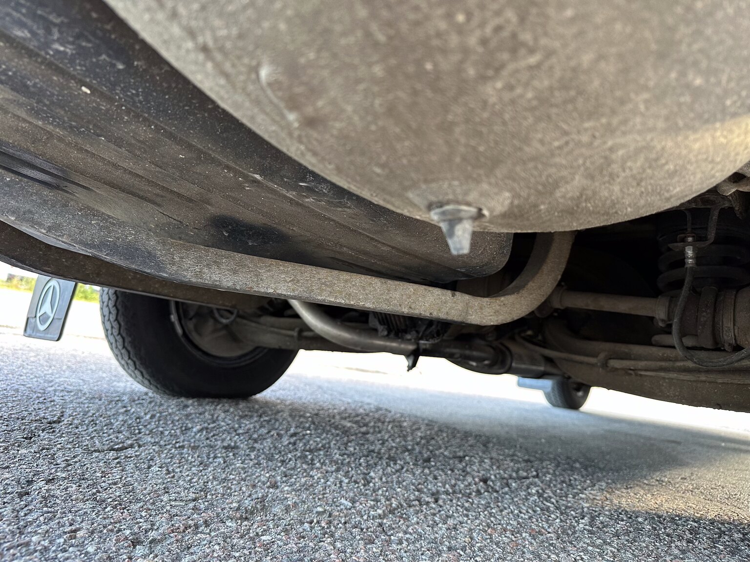 Image of 1975 Mercedes Benz 200 mechanics