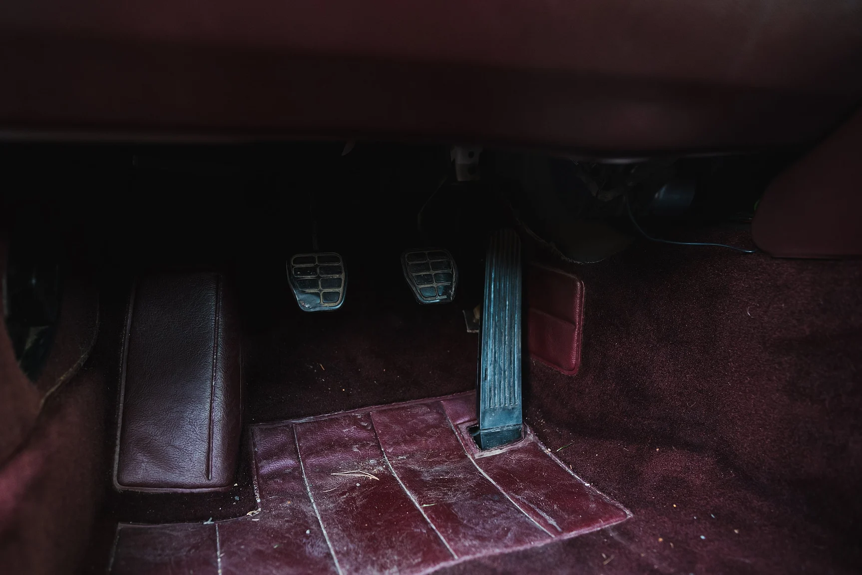 Interior image of 1986 Porsche 944R (50)