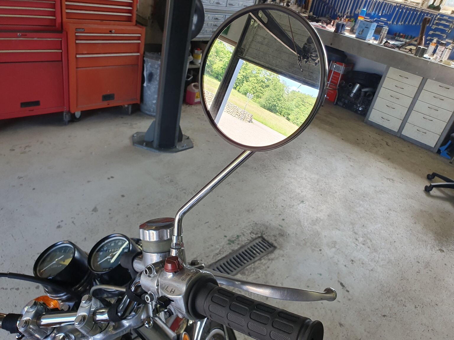 Exterior image of 1971 Honda CB 450 DOHC K3