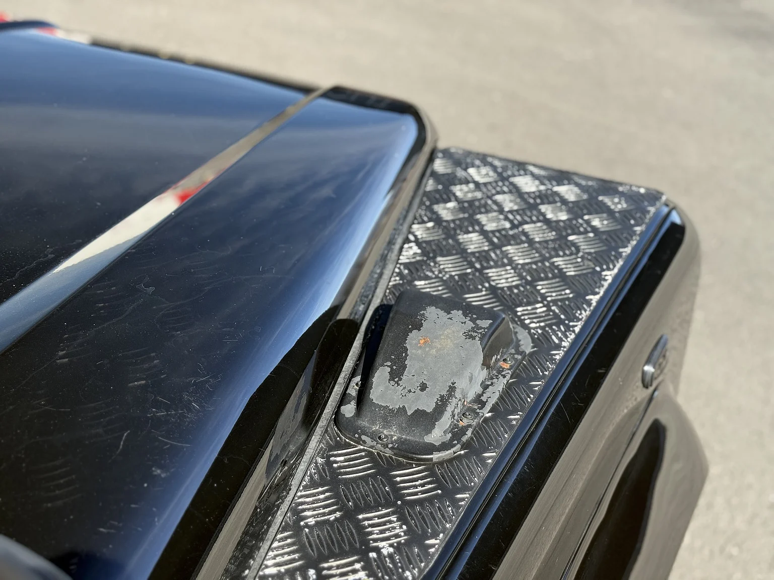 Exterior image of 2000 Land Rover Defender 110 Tomb Raider (34)