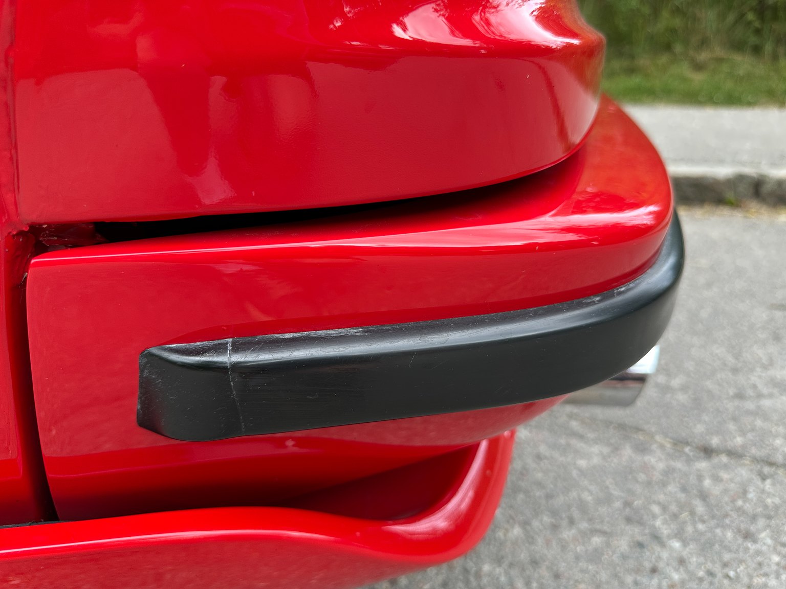 Exterior image of 1988 Porsche 944