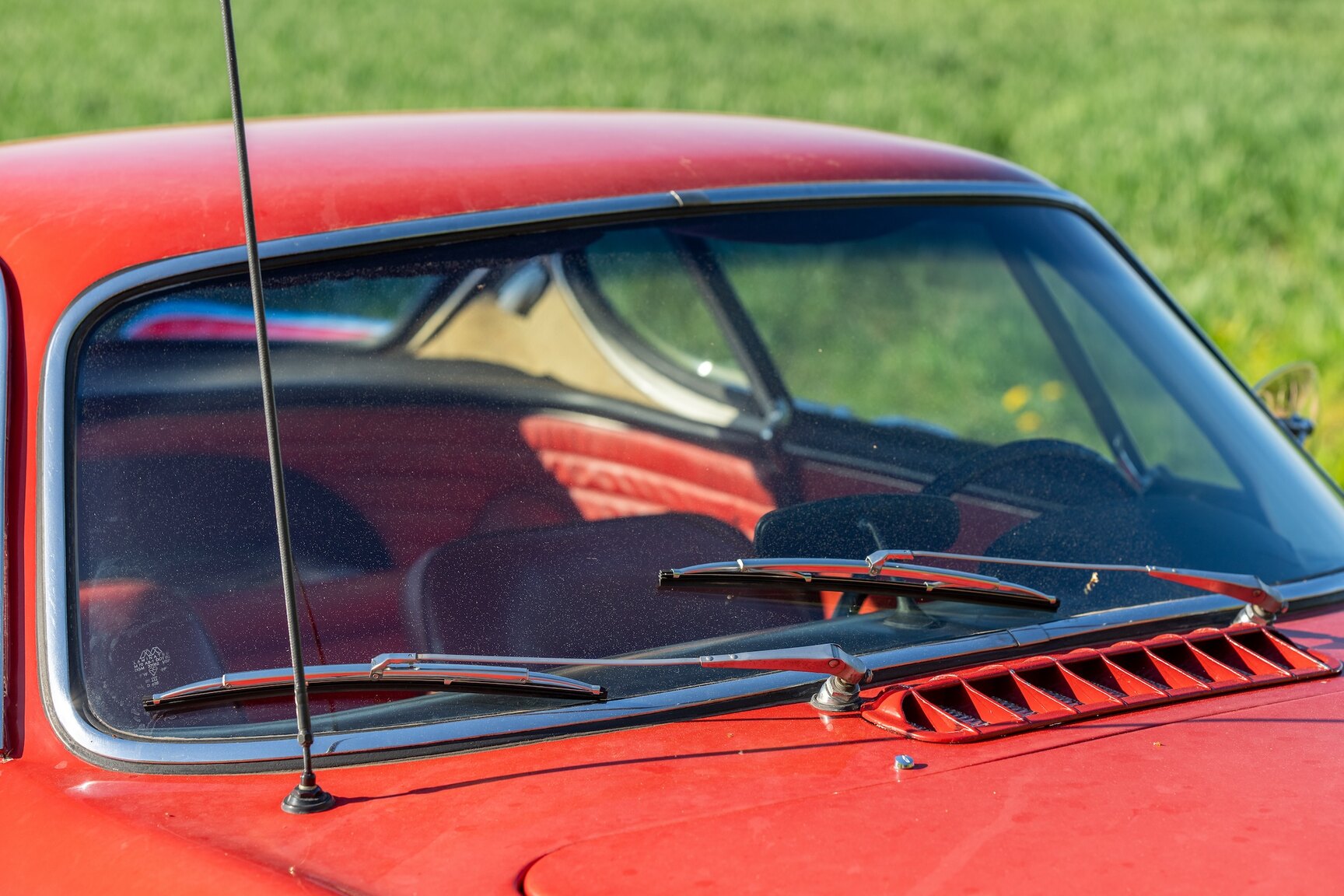 Exterior image of 1961 Volvo P1800
