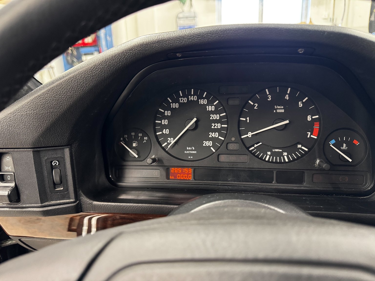 Interior image of 1995 BMW 540i Touring - NO RESERVE (8)