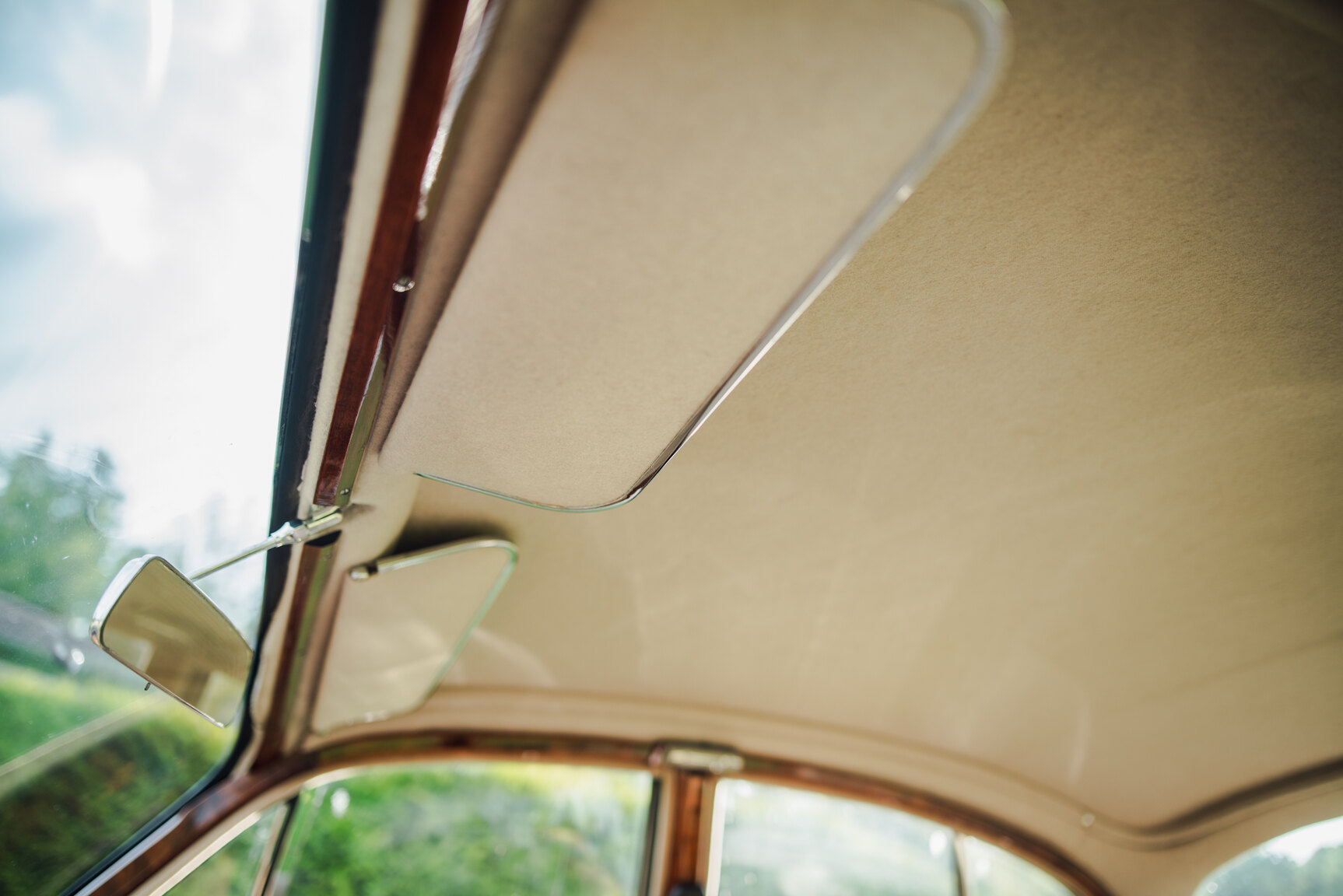 Interior image of 1965 Daimler 250 V8