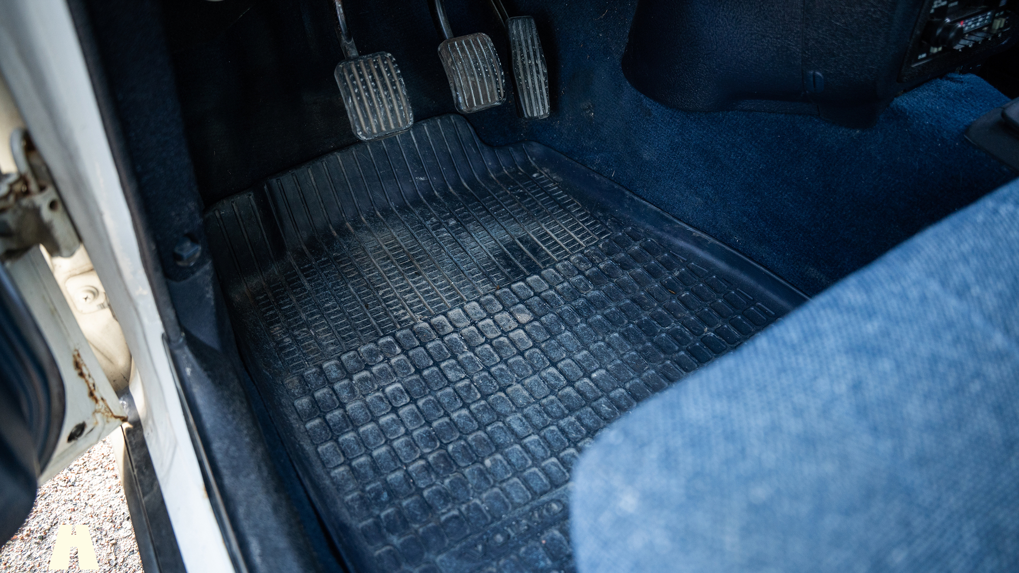 Innenraumfoto von 1988 Volvo 240 GL