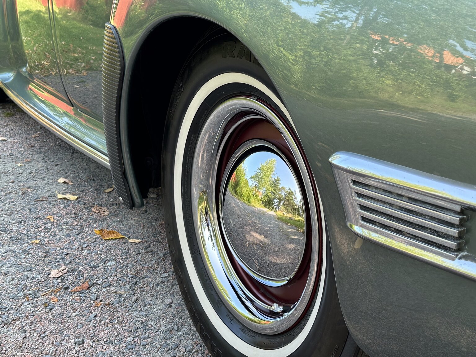 Exterior image of Buick Sedan Special 8