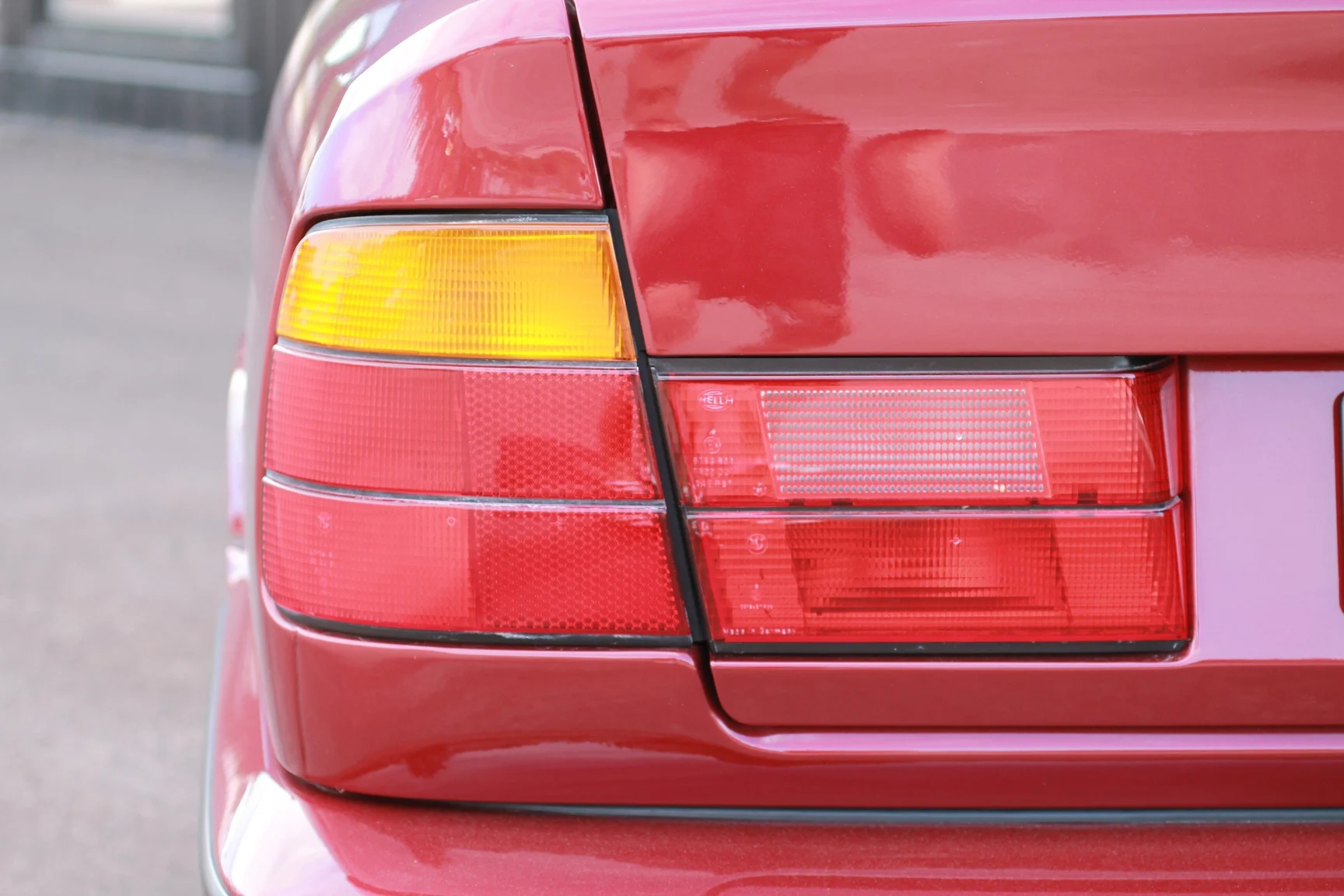 Exterior image of 1993 BMW 540i Sedan (121)
