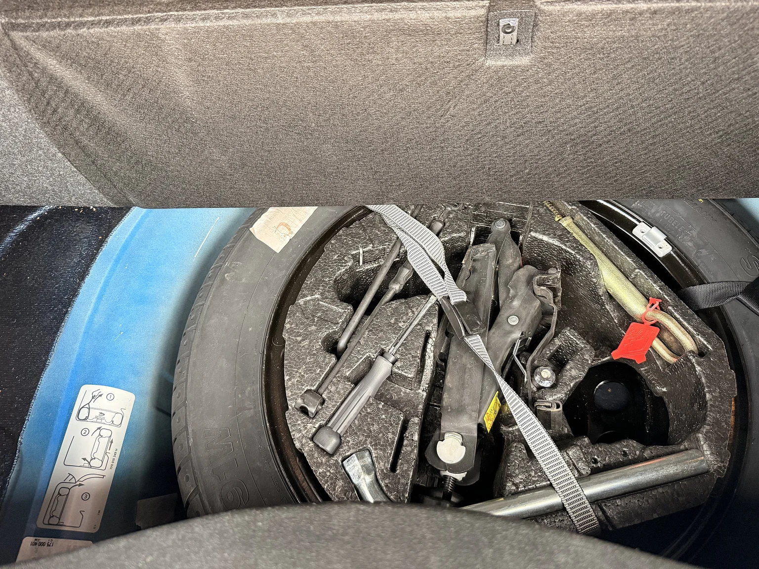 Interior image of 2007 VW Beetle 1600 Cabriolet  (36)