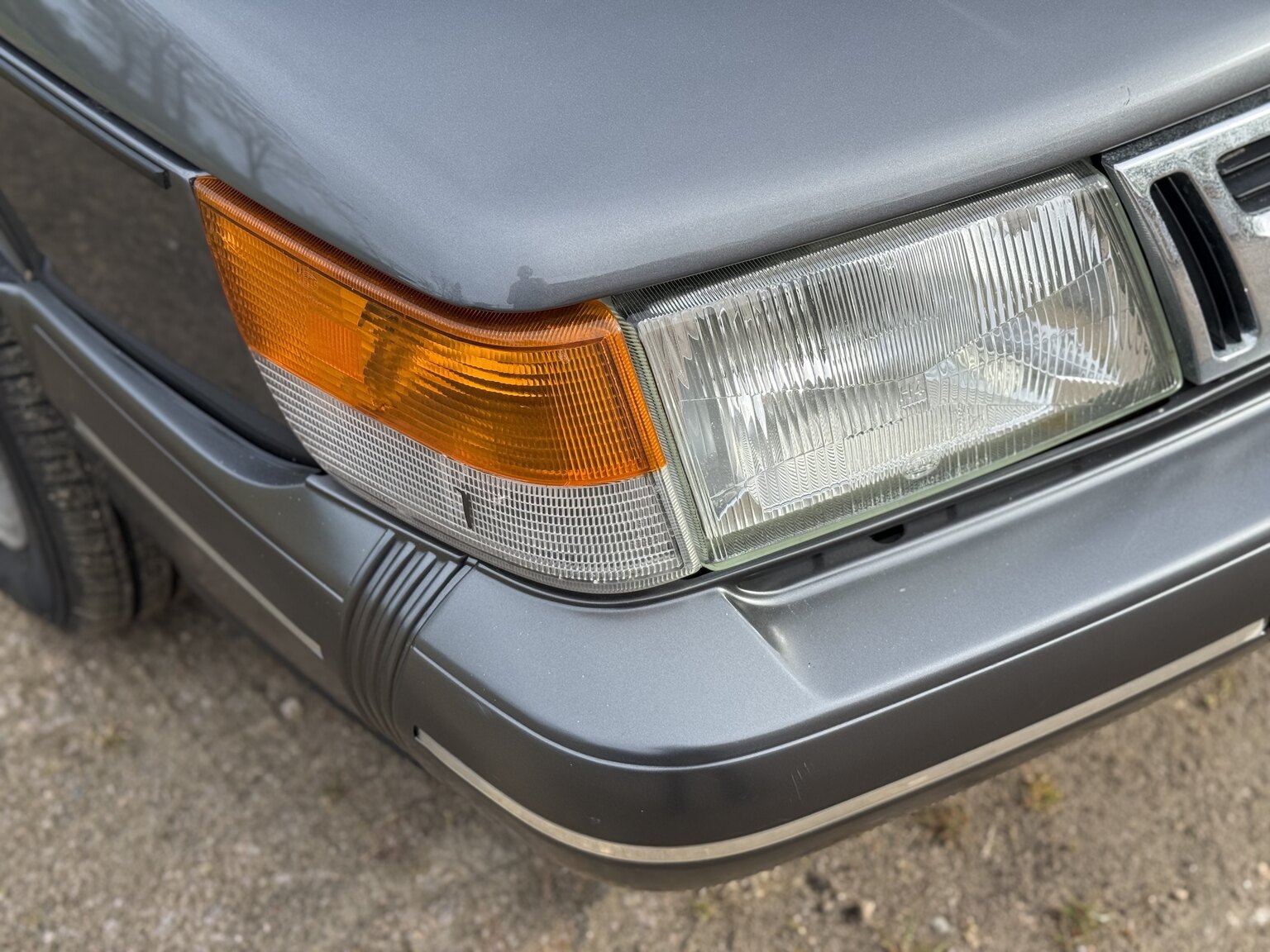 Exterior image of 1987 SAAB 900 Cabriolet 2.0 Turbo T16