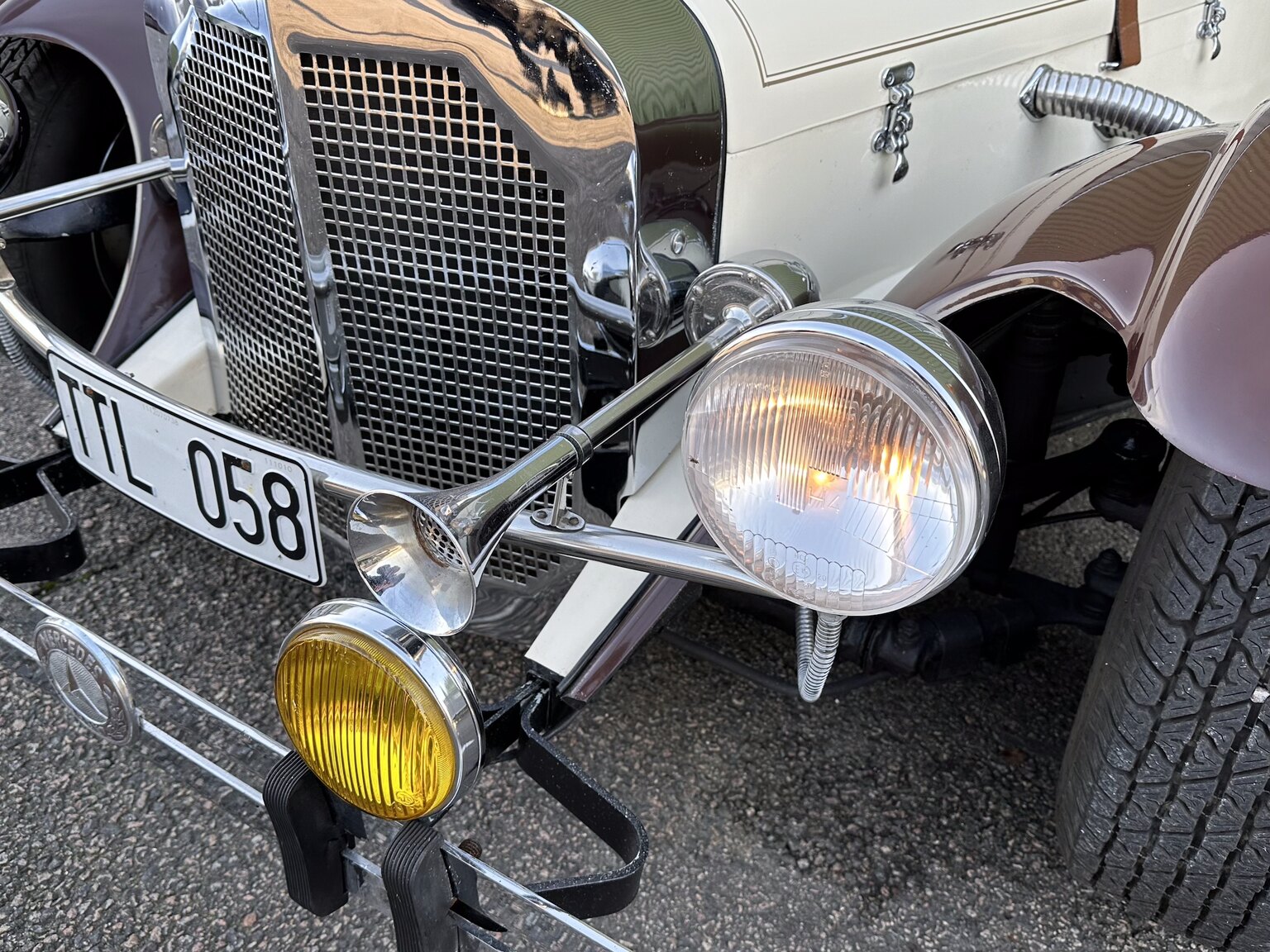 Exteriörbild på 1971 MB Gazelle