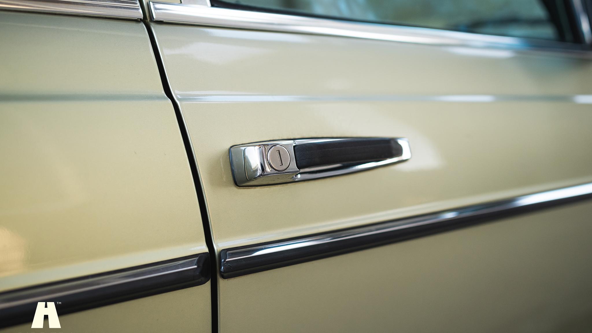 Exteriörbild på 1985 Mercedes-Benz 200 Series 3  (52)