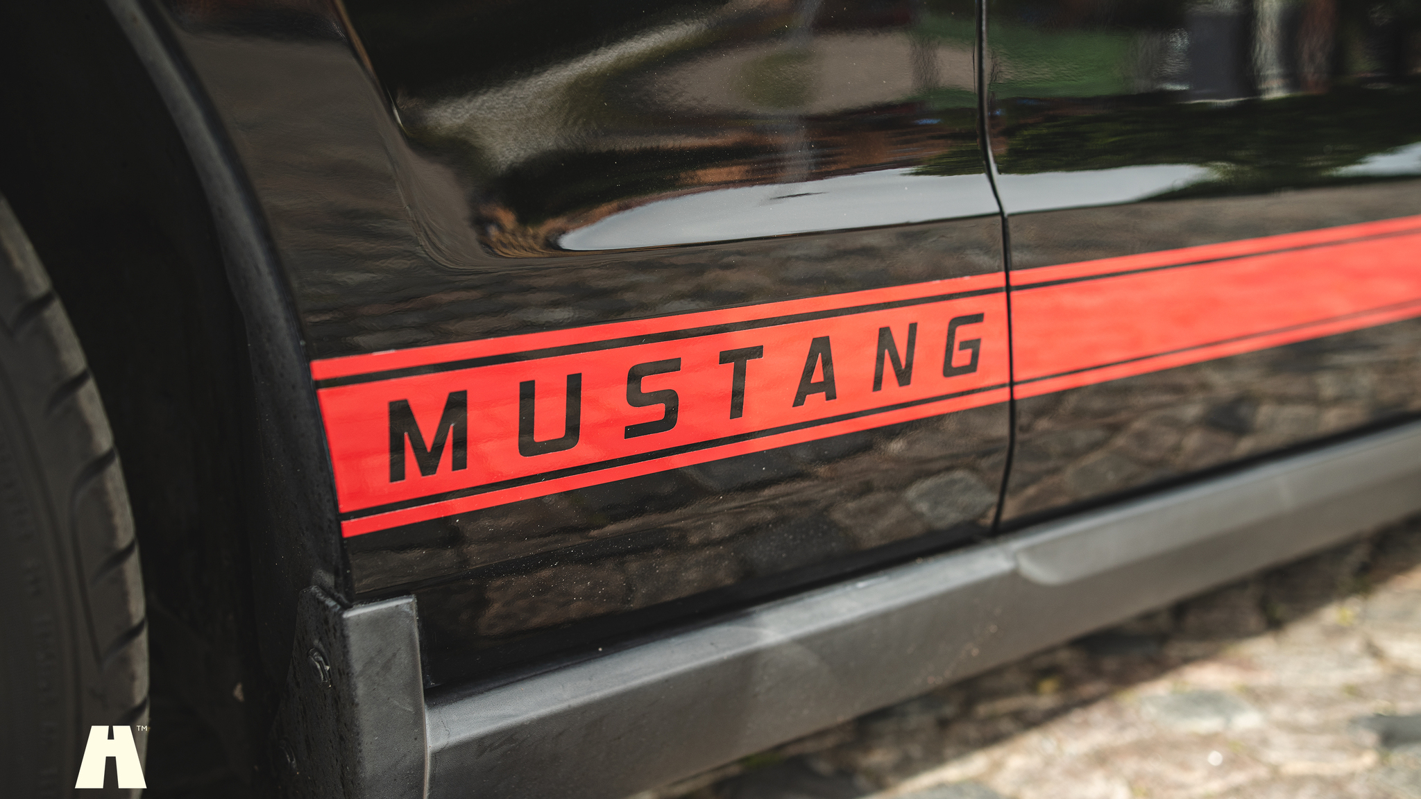 Exterior image of 2010 Ford Mustang GT 