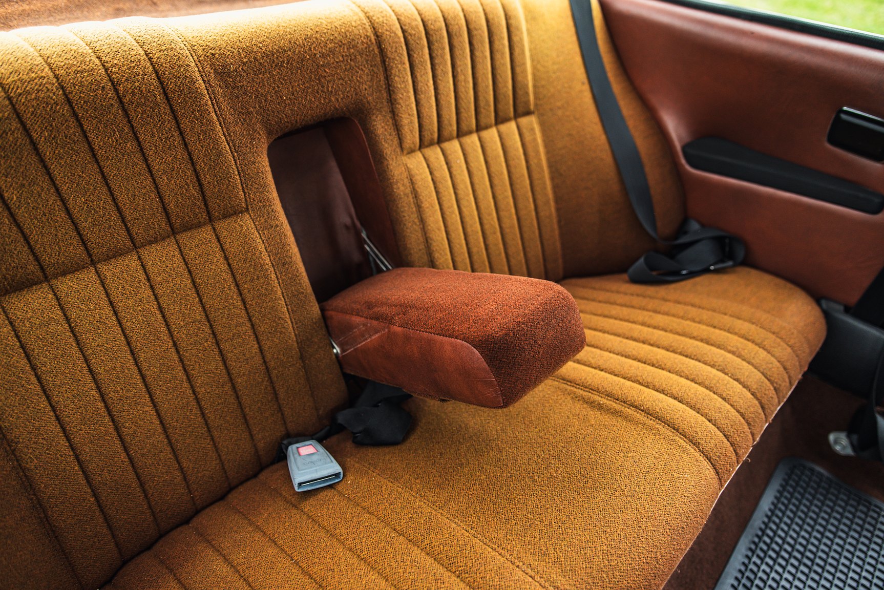 Interiörbild 1974 Volvo 142 2.0