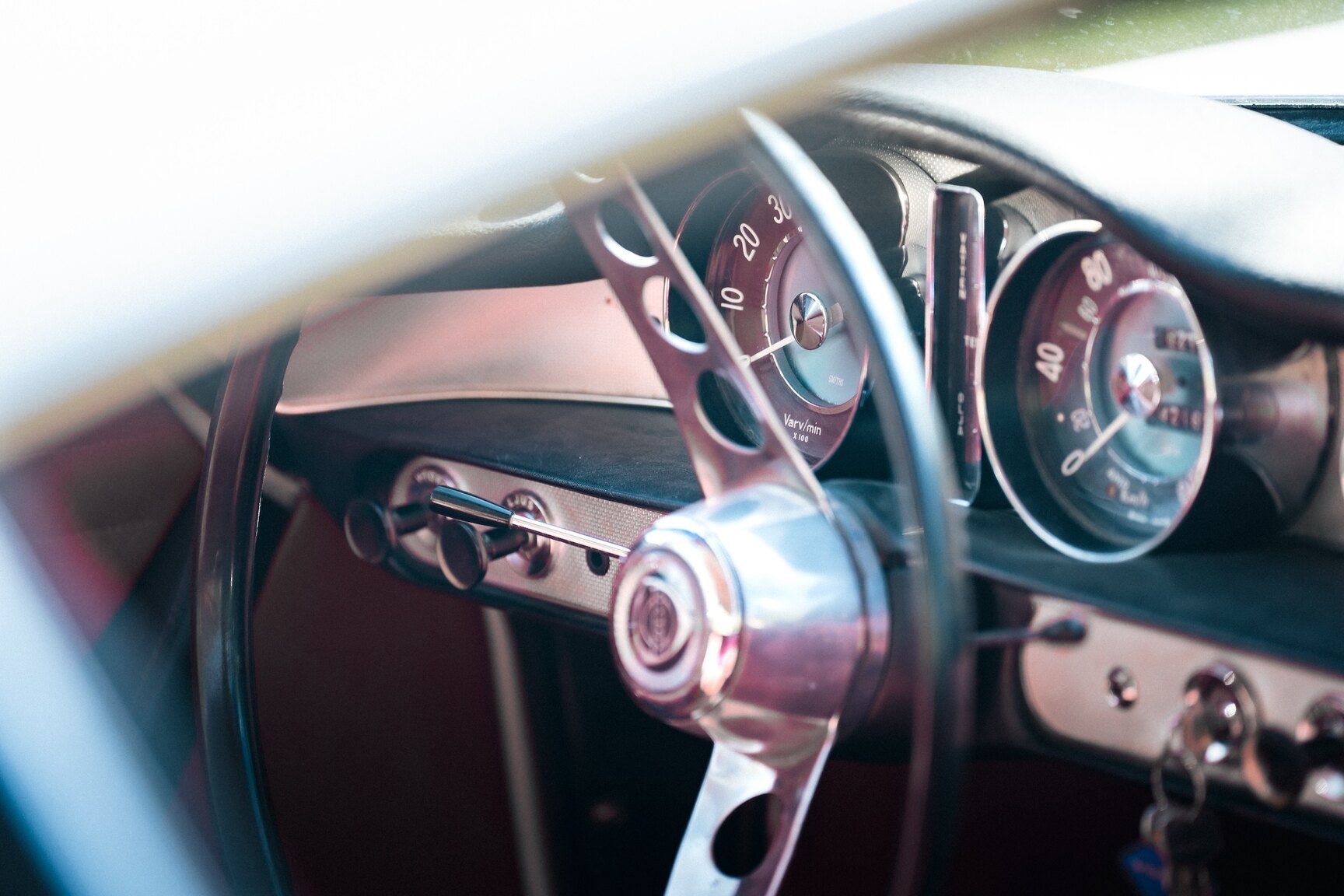 Interior image of 1963 Volvo 1800 S (13)