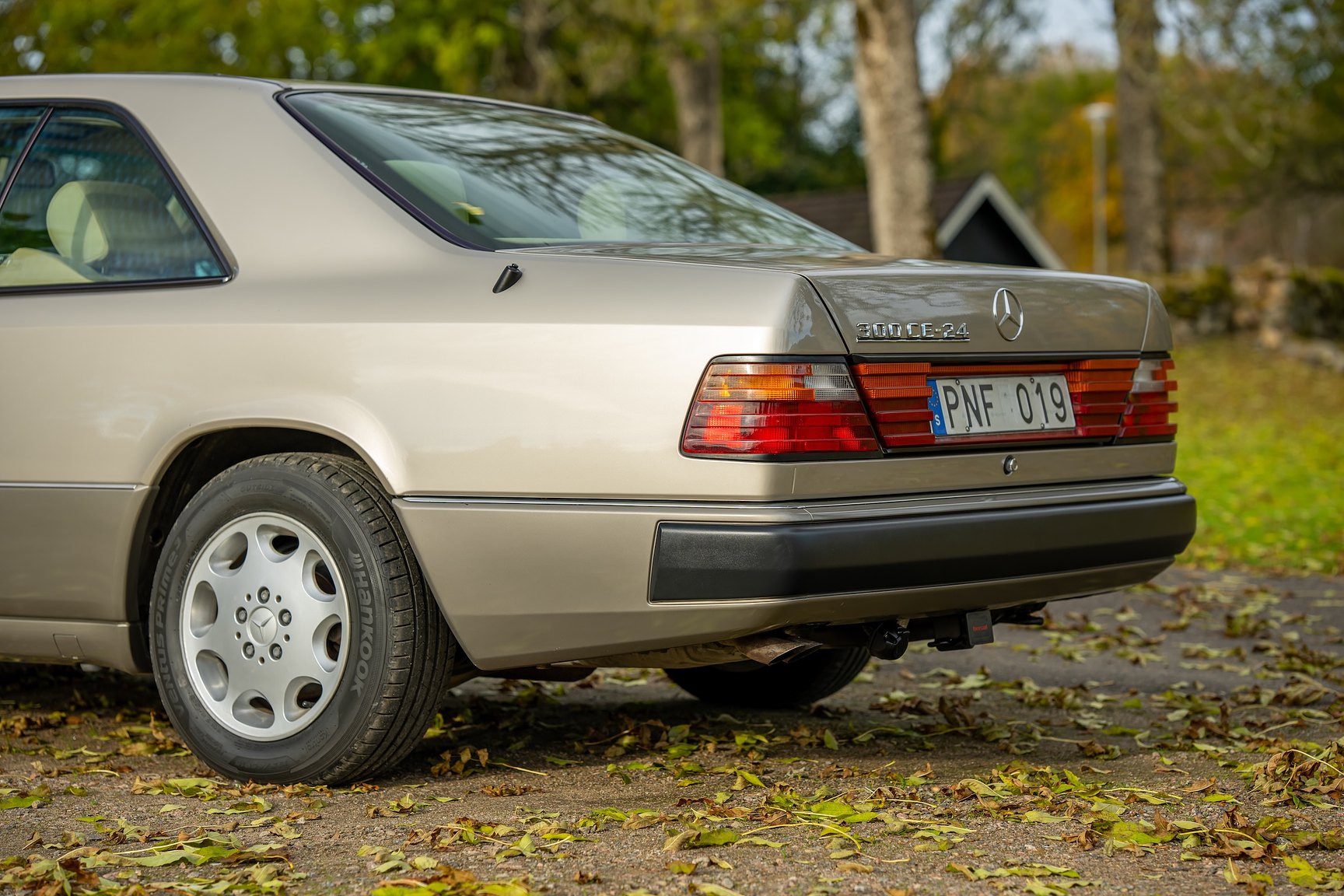 Exteriörbild på 1992 Mercedes-Benz 300 CE-24
