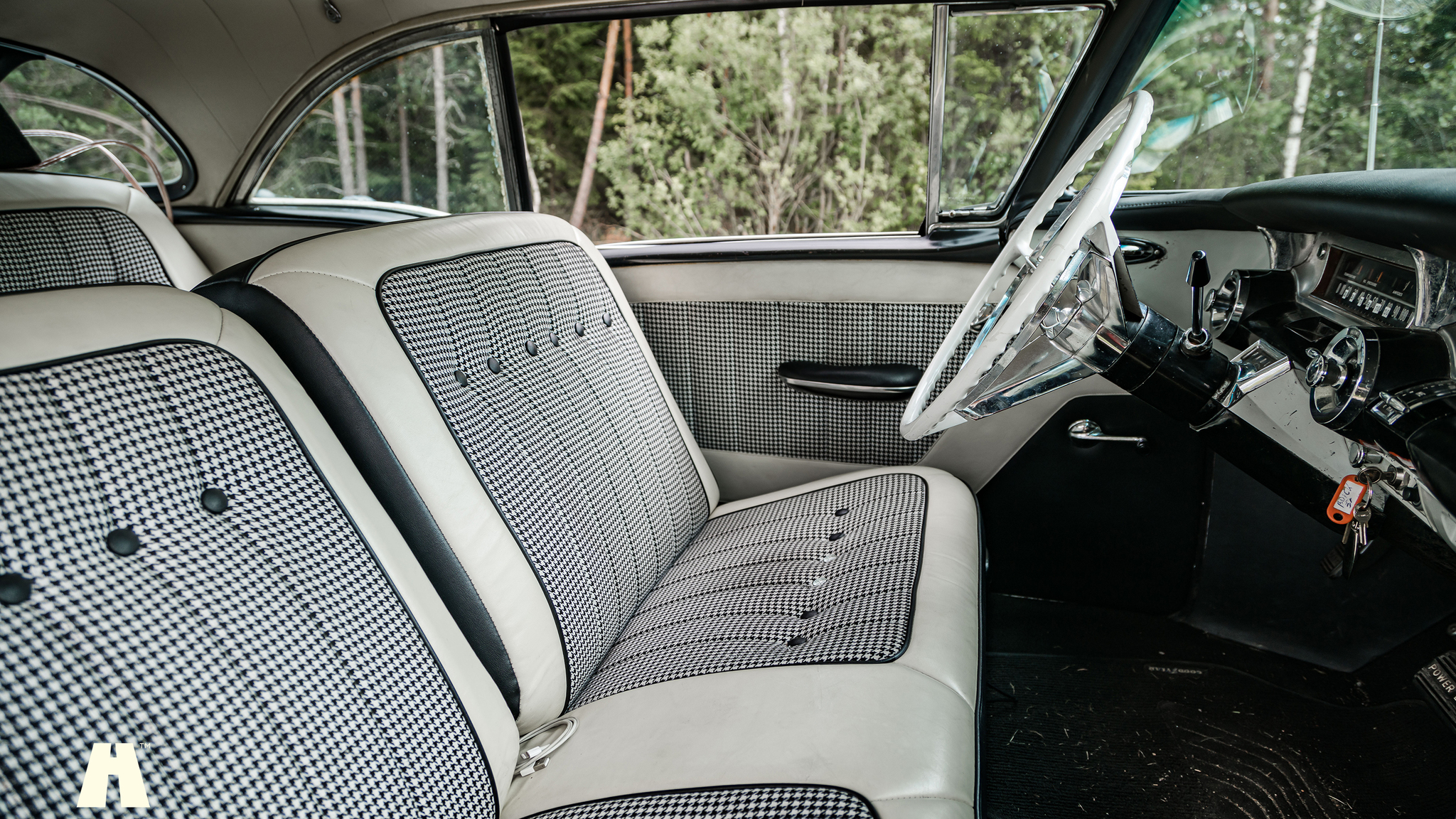 Interior image of 1957 Buick Special Riviera (Model 46R) V8 (14)