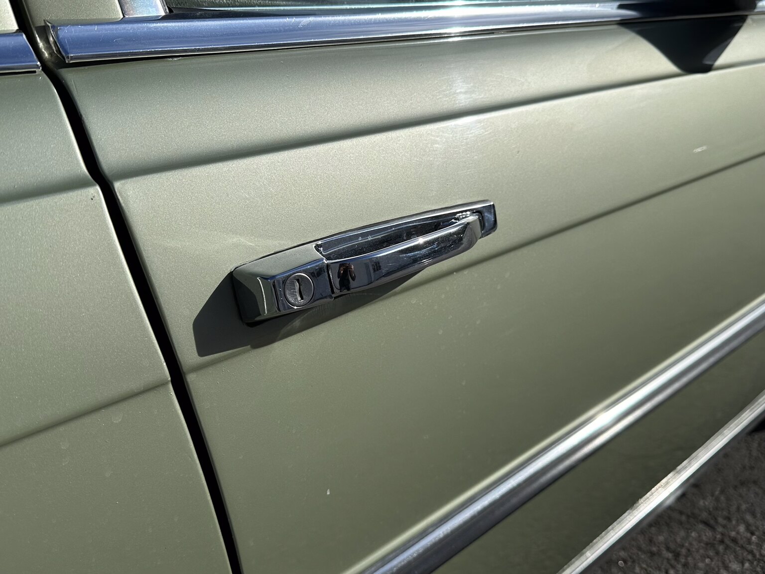 Exterior image of 1975 Mercedes Benz 450 SEL (53)