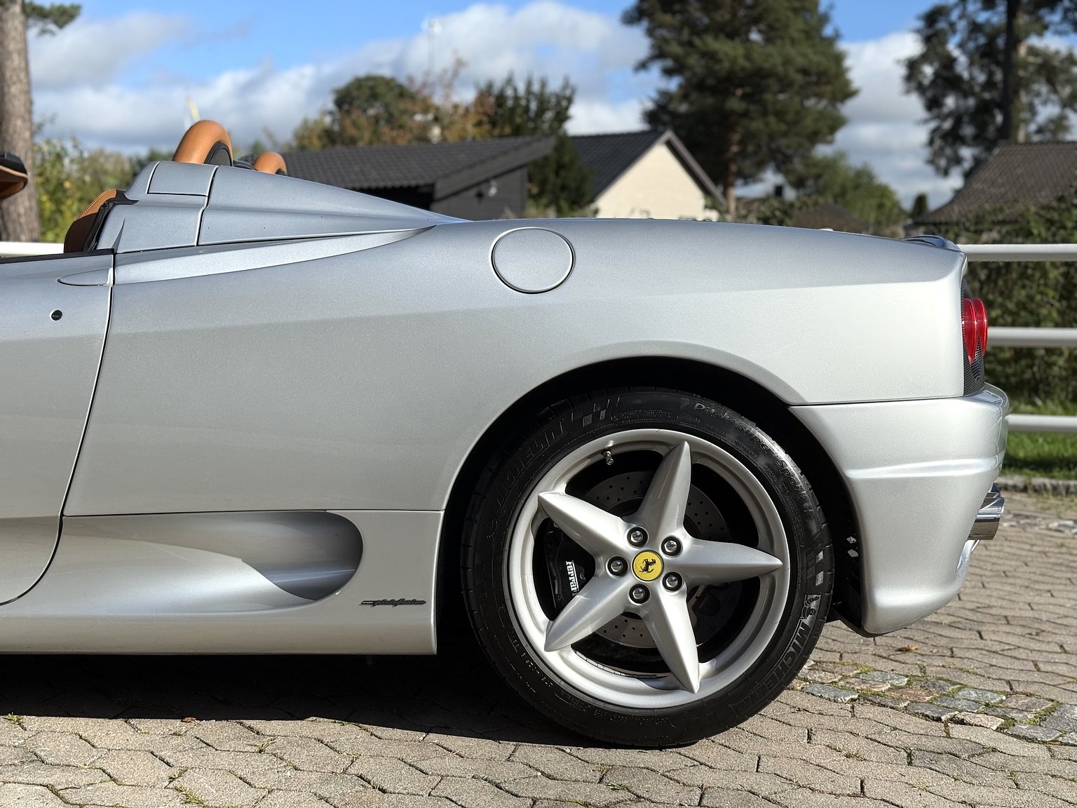 Exteriörbild på 2001 Ferrari 360 Spider