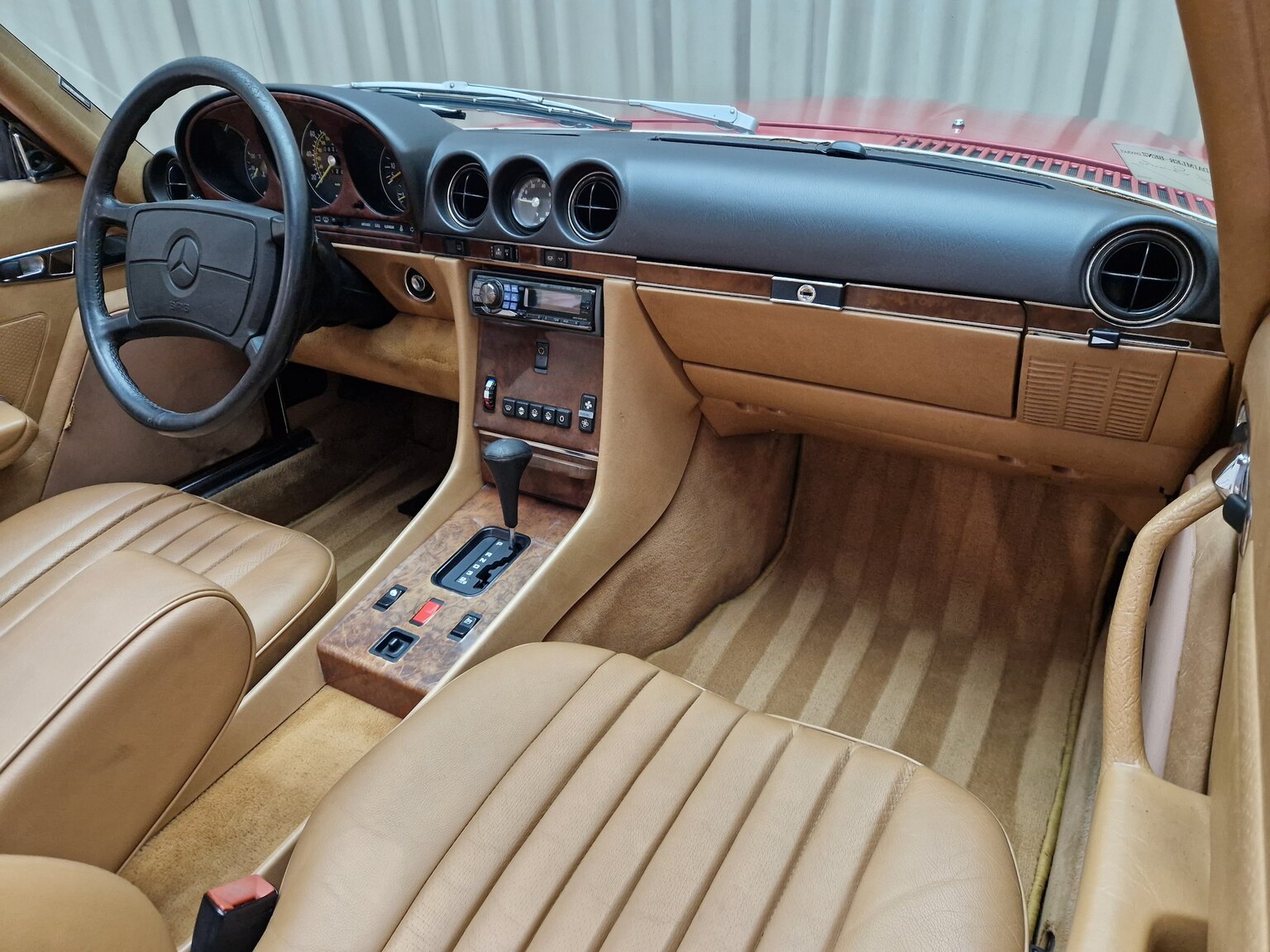 Interiörbild Mercedes-Benz 560SL